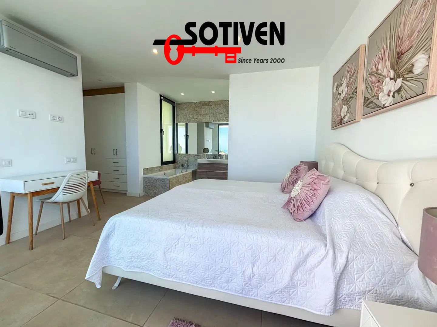 Habitación de Casa o chalet en venta en Adeje con Jardín privado, Terraza y Piscina