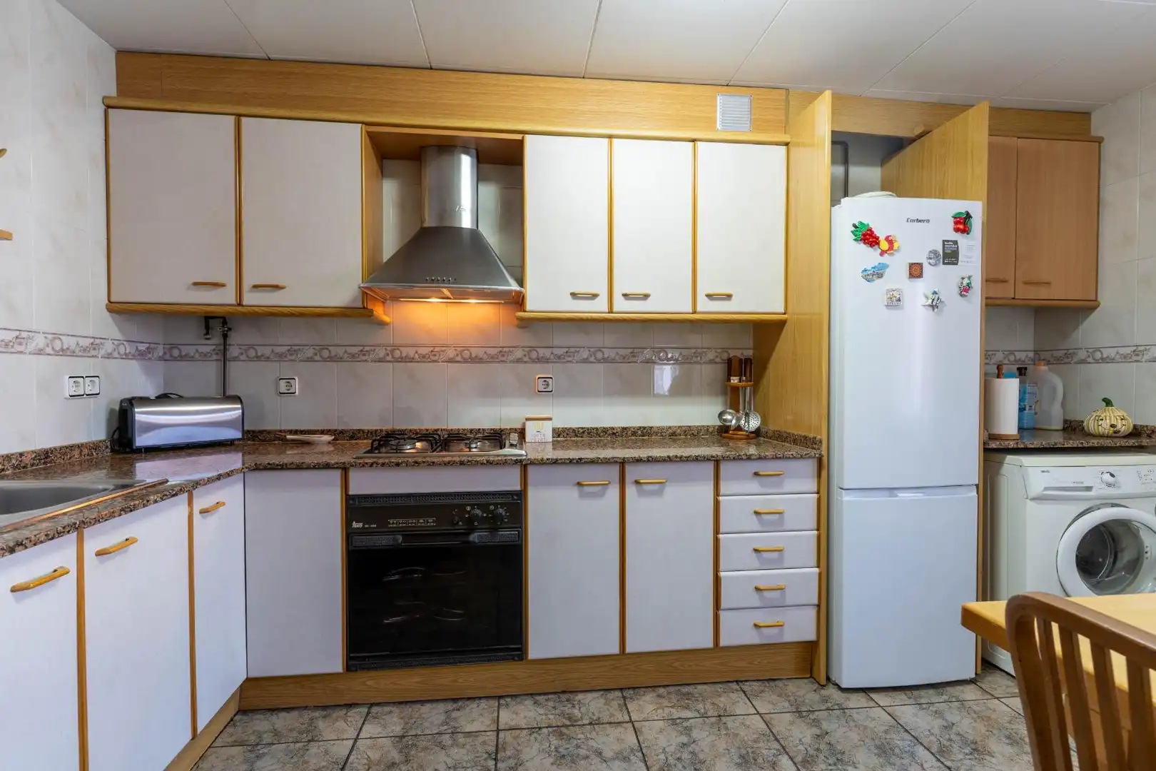 Cocina de Casa o chalet en venta en Olesa de Montserrat con Calefacción, Trastero y Piscina