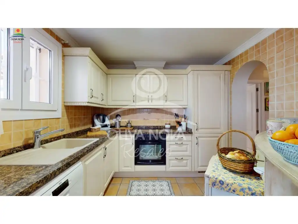 Cocina de Casa o chalet en venta en Oliva con Jardín privado