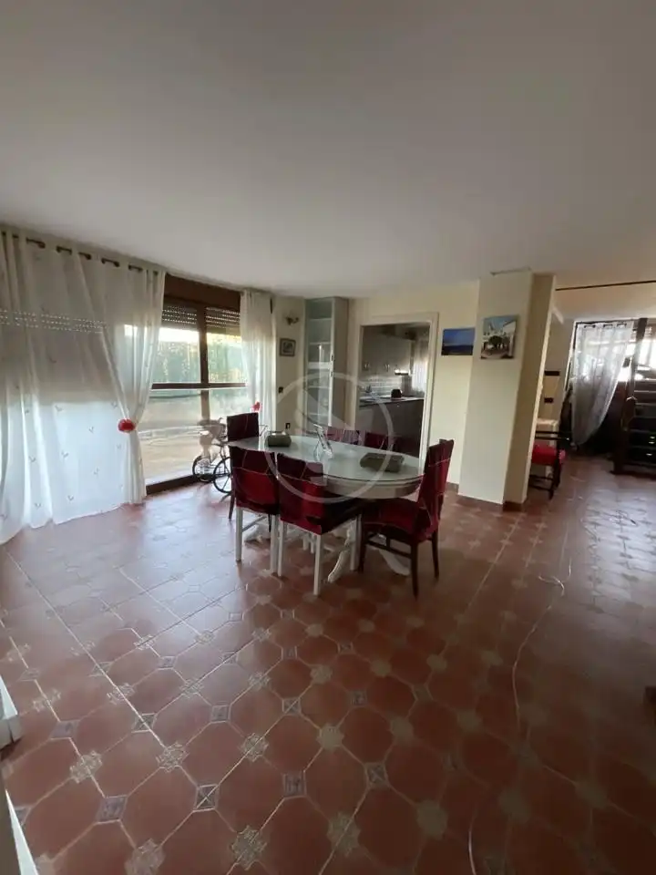 Menjador de Finca rústica en venda en Linares amb Jardí privat, Terrassa i Piscina