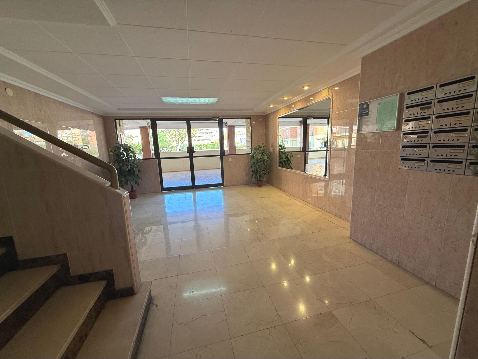 Pis en venda en Alicante / Alacant amb Aire condicionat, Terrassa i Piscina comunitària