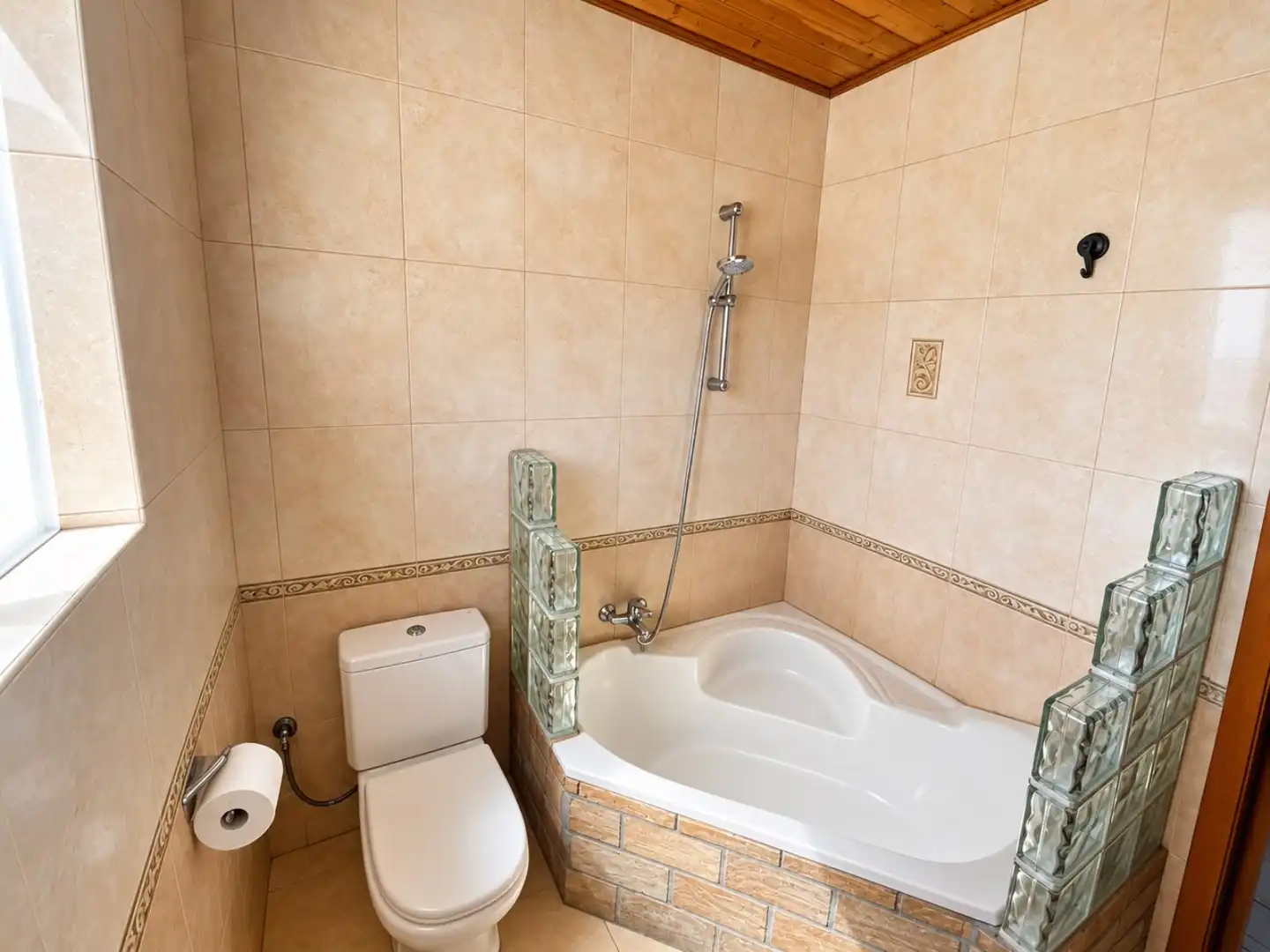 Baño de Piso en venta en Málaga con Aire acondicionado