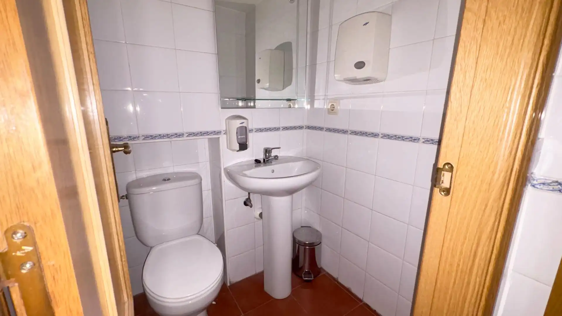 Badezimmer von Geschaftsraum zur Miete in Salamanca