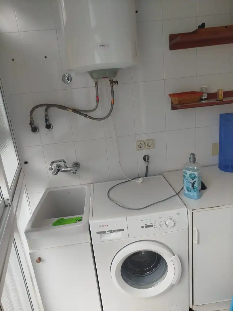 Cuina de Pis de lloguer en Jaén amb Aire condicionat, Calefacció i Moblat