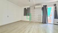 Flat for sale in Badalona  with Air Conditioner and Balcony