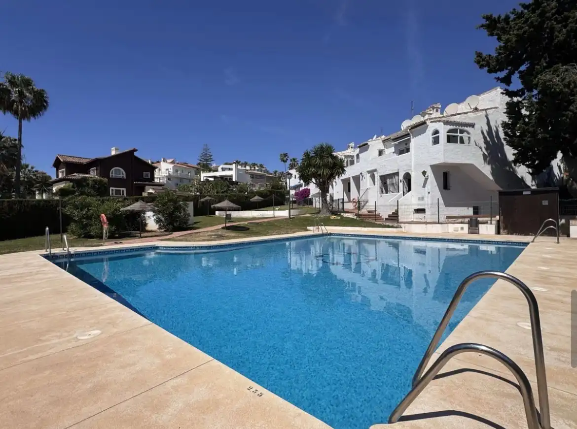 Schwimmbecken von Wohnung zum Verkauf in Mijas mit Klimaanlage, Terrasse und Möbliert