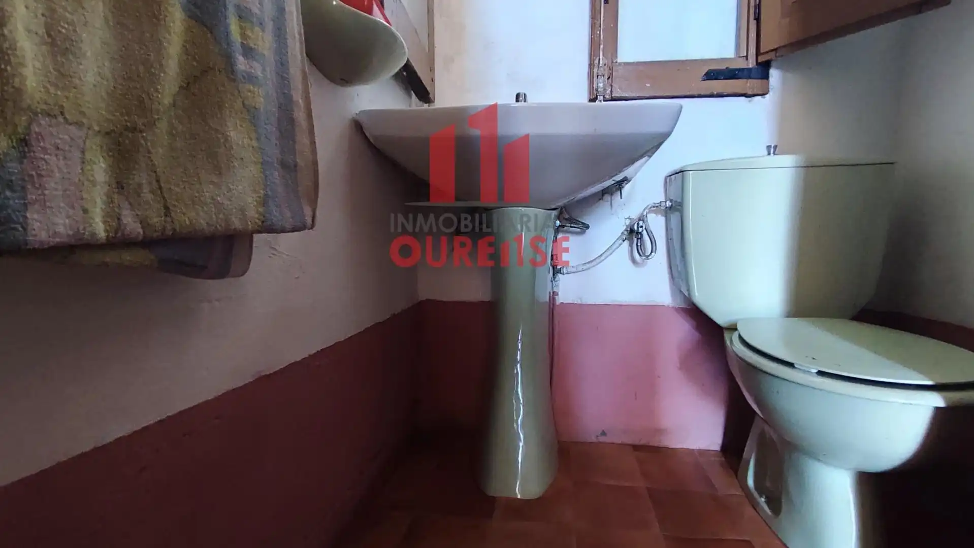 Bathroom of Houses for sale in Castrelo de Miño  with Heating, Private garden and Terrace