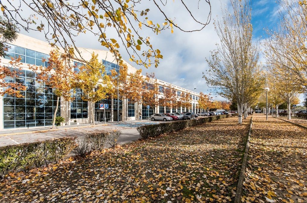 Vista exterior de Local en venda en Las Rozas de Madrid amb Aire condicionat, Calefacció i Alarma