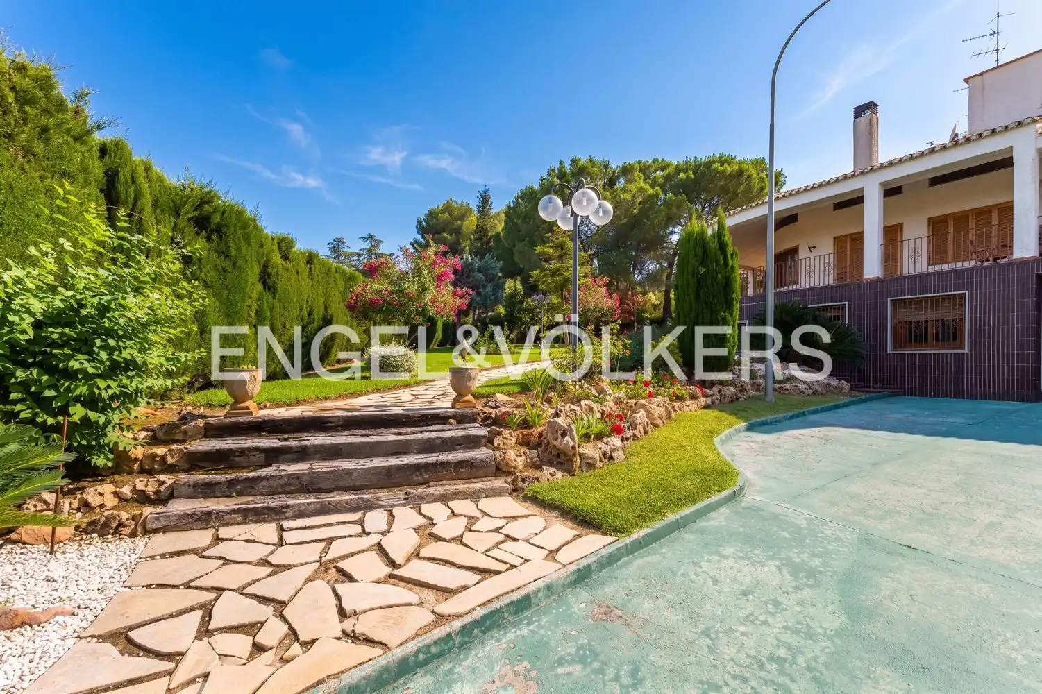 Vista exterior de Casa o chalet en venta en Chiva con Aire acondicionado, Calefacción y Jardín privado