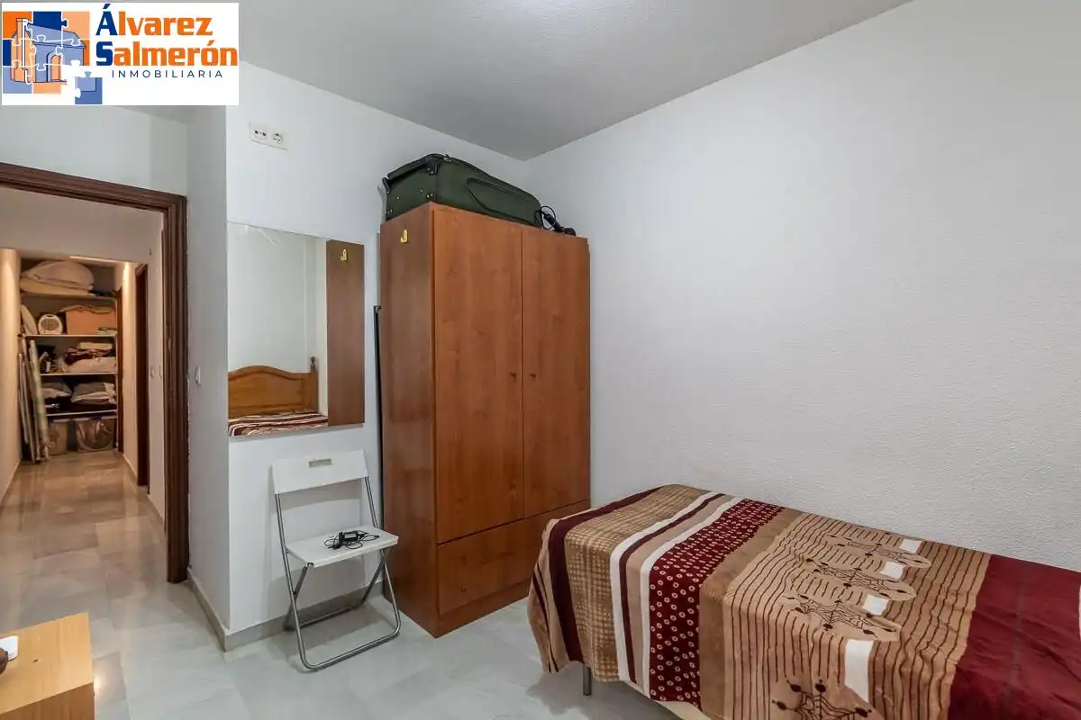 Bedroom of Flat for sale in Granada  with Heating and Storage room