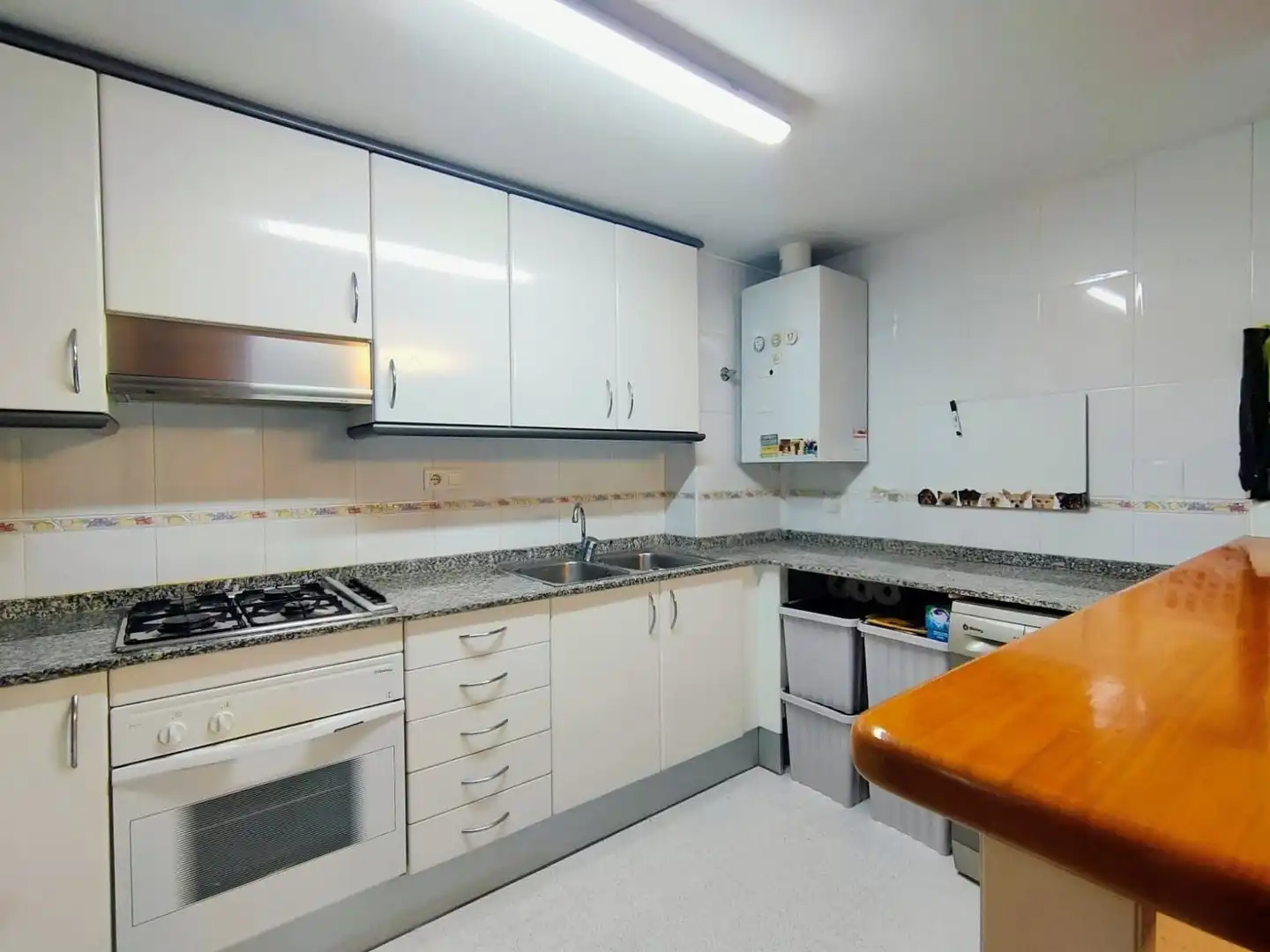 Cuina de Pis en venda en Barcelona amb Aire condicionat, Calefacció i Balcó