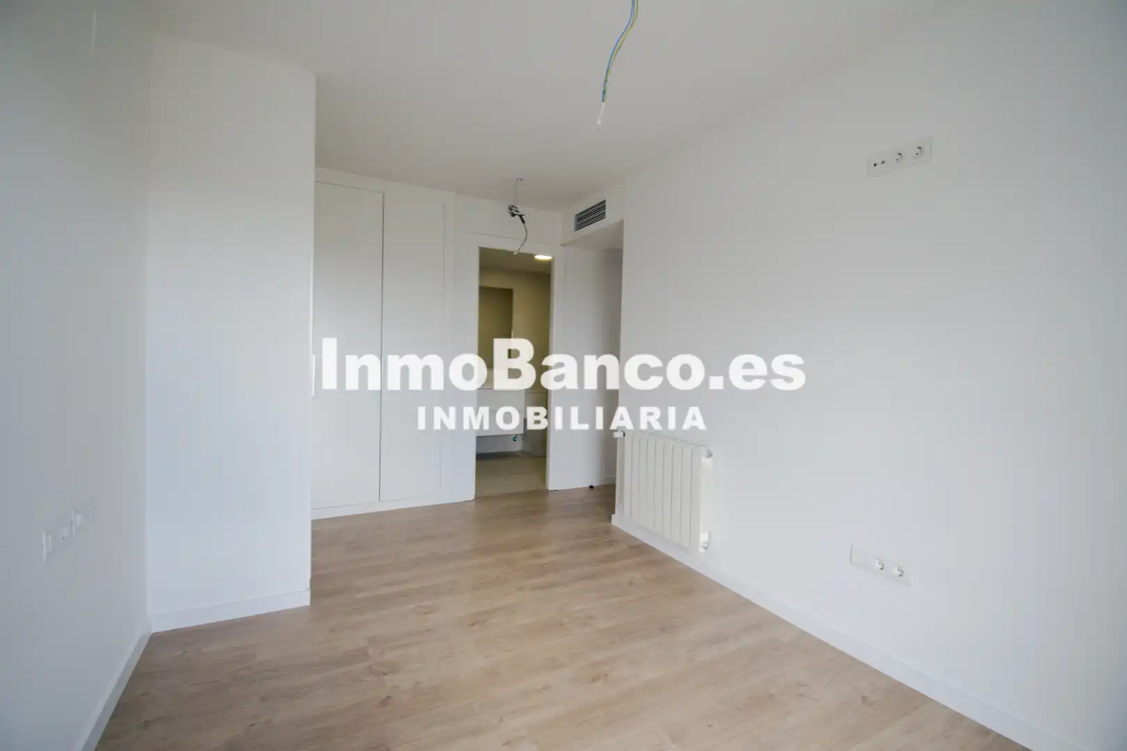 Bedroom of Flat for rent in Valencia  with Air Conditioner, Heating and Storage room