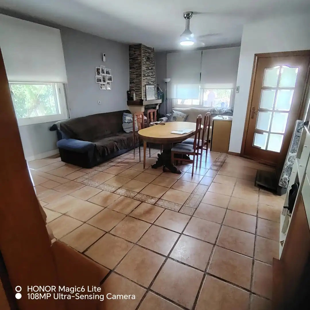 Casa amb jardí en venda a Carrer de les Garrigues, imagen 3