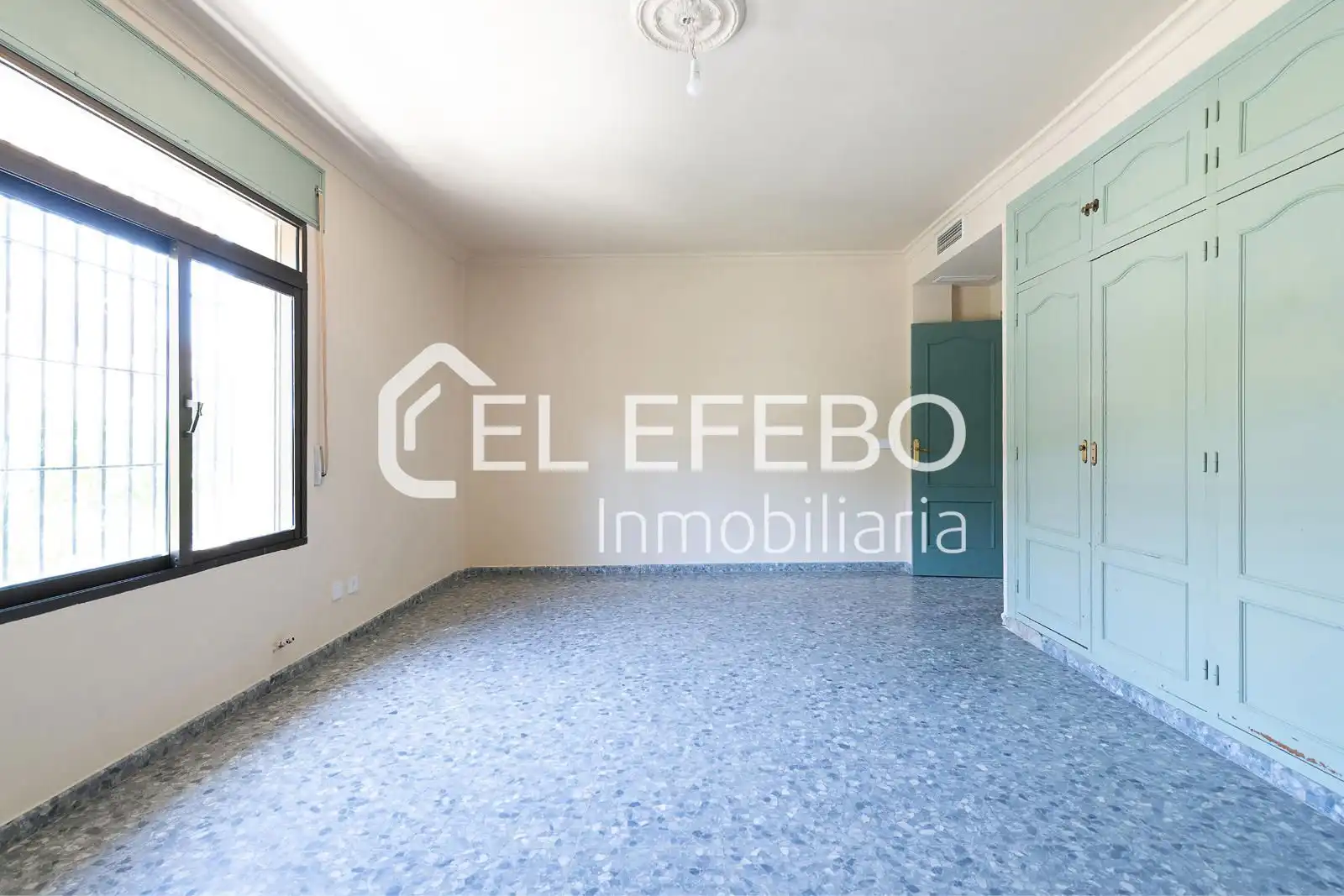 Sala d'estar de Casa o xalet en venda en Antequera amb Calefacció, Terrassa i Traster