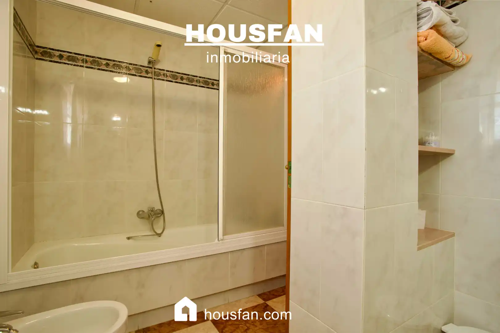 Bathroom of Houses for sale in Cáceres  with Air Conditioner, Heating and Private garden