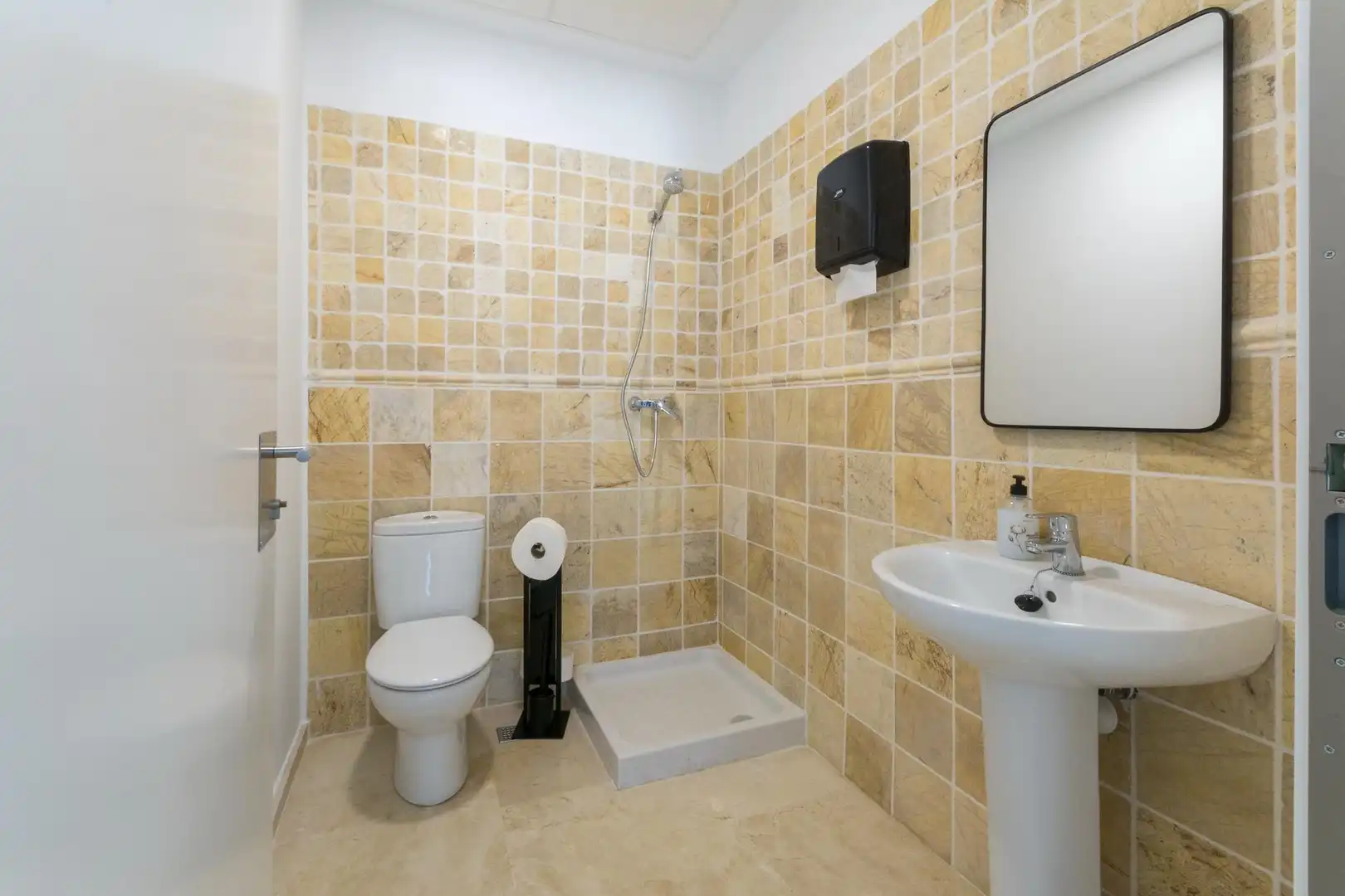 Baño de Oficina de alquiler en Gandia con Aire acondicionado, Calefacción y Terraza