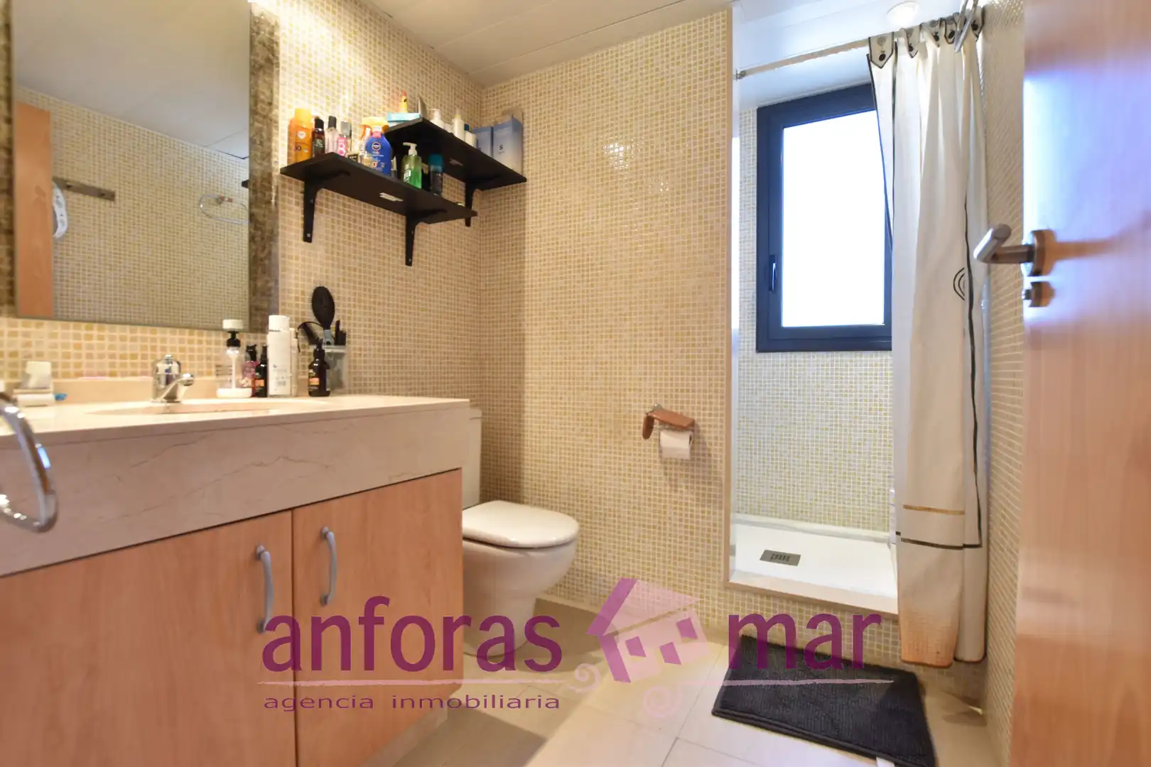 Baño de Casa adosada en venta en Torredembarra con Aire acondicionado, Calefacción y Jardín privado