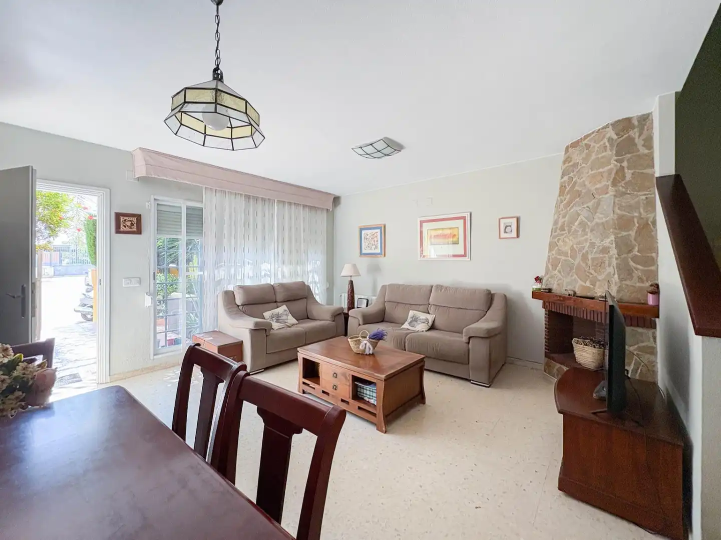 Sala de estar de Casa adosada en venta en Bétera con Aire acondicionado, Calefacción y Terraza