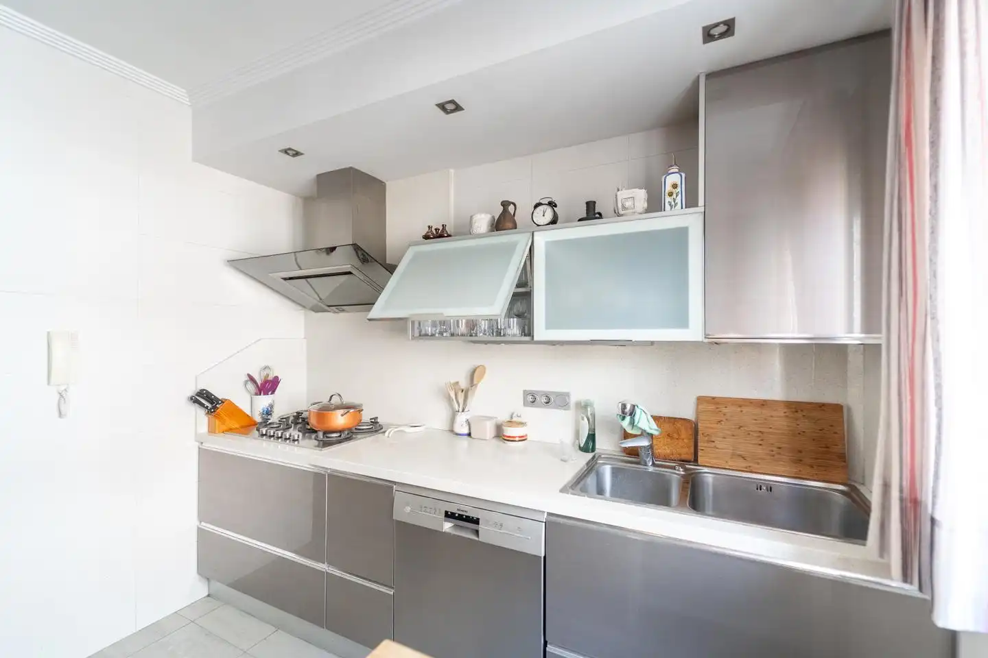 Piso con ascensor en venta en Calle Carreño Miranda, imagen 10