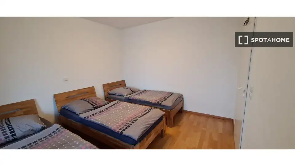 Habitación de Apartamento para compartir en Las Navas de la Concepción con Aire acondicionado, Terraza y Amueblado