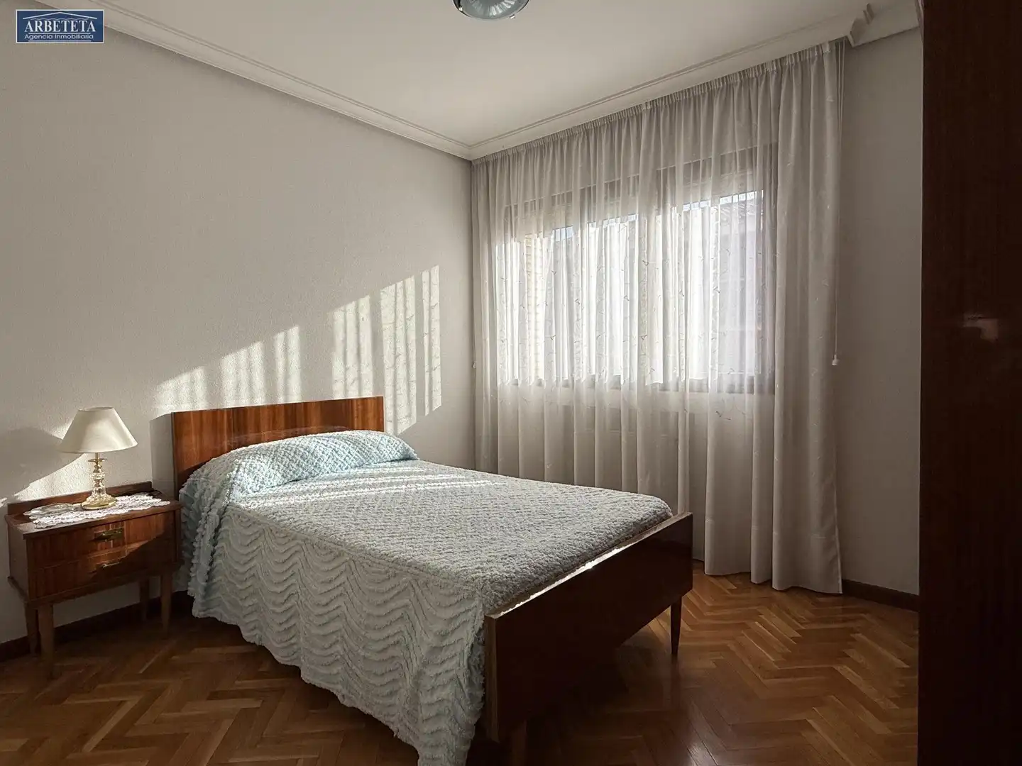Schlafzimmer von Einfamilien-Reihenhaus zum Verkauf in Guadalajara mit Heizung, Parkett und Terrasse