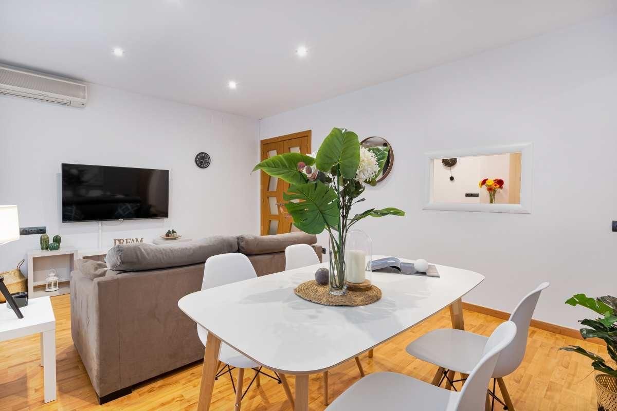 Sala d'estar de Pis en venda en  Barcelona Capital amb Aire condicionat, Calefacció i Parquet