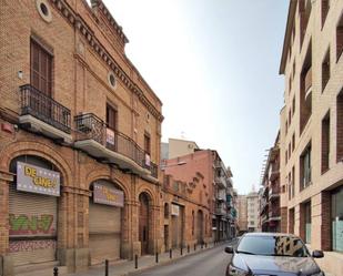 Vista exterior de Edifici en venda en Manresa