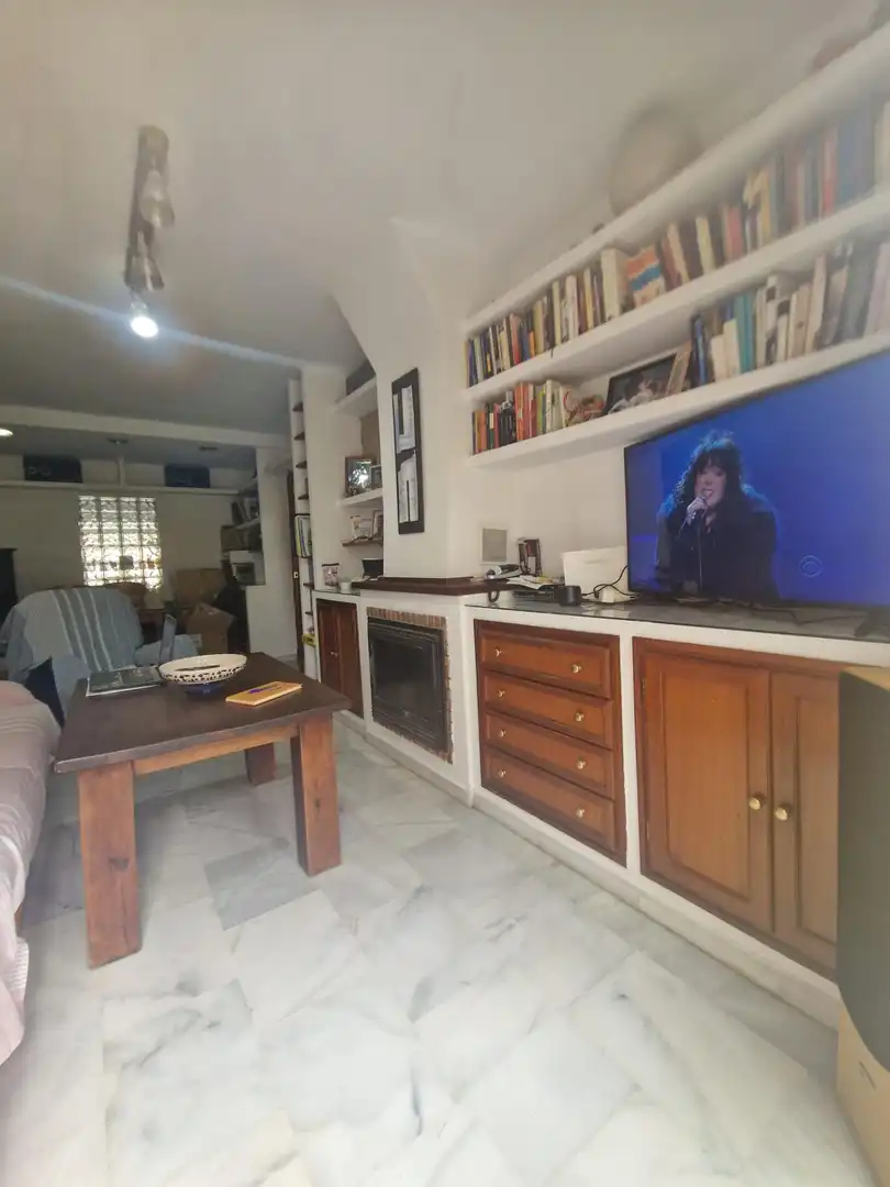 Sala d'estar de Casa adosada en venda en Puerto Real amb Aire condicionat, Jardí privat i Traster