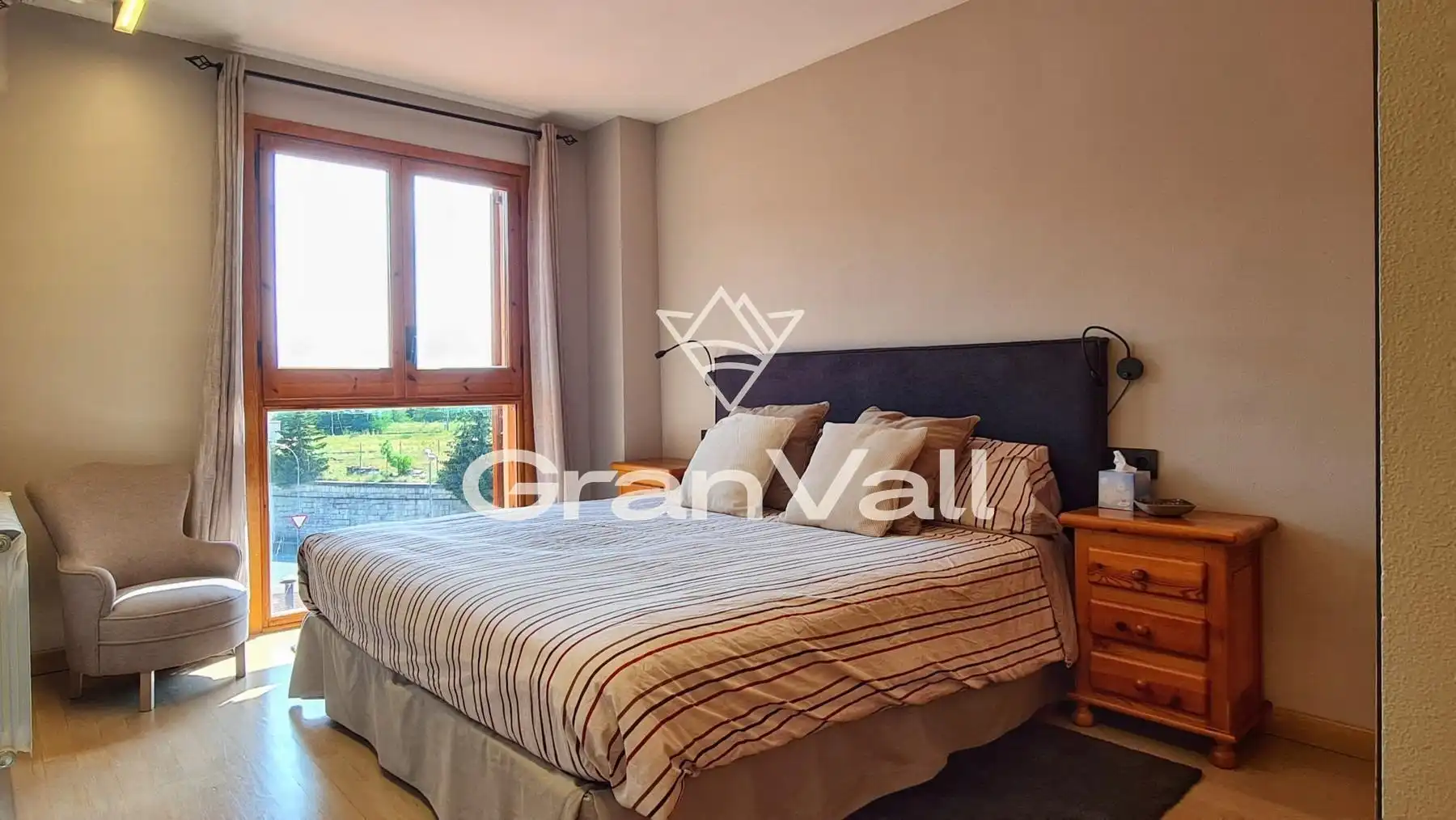 Dormitori de Àtic en venda en Puigcerdà amb Calefacció, Parquet i Terrassa