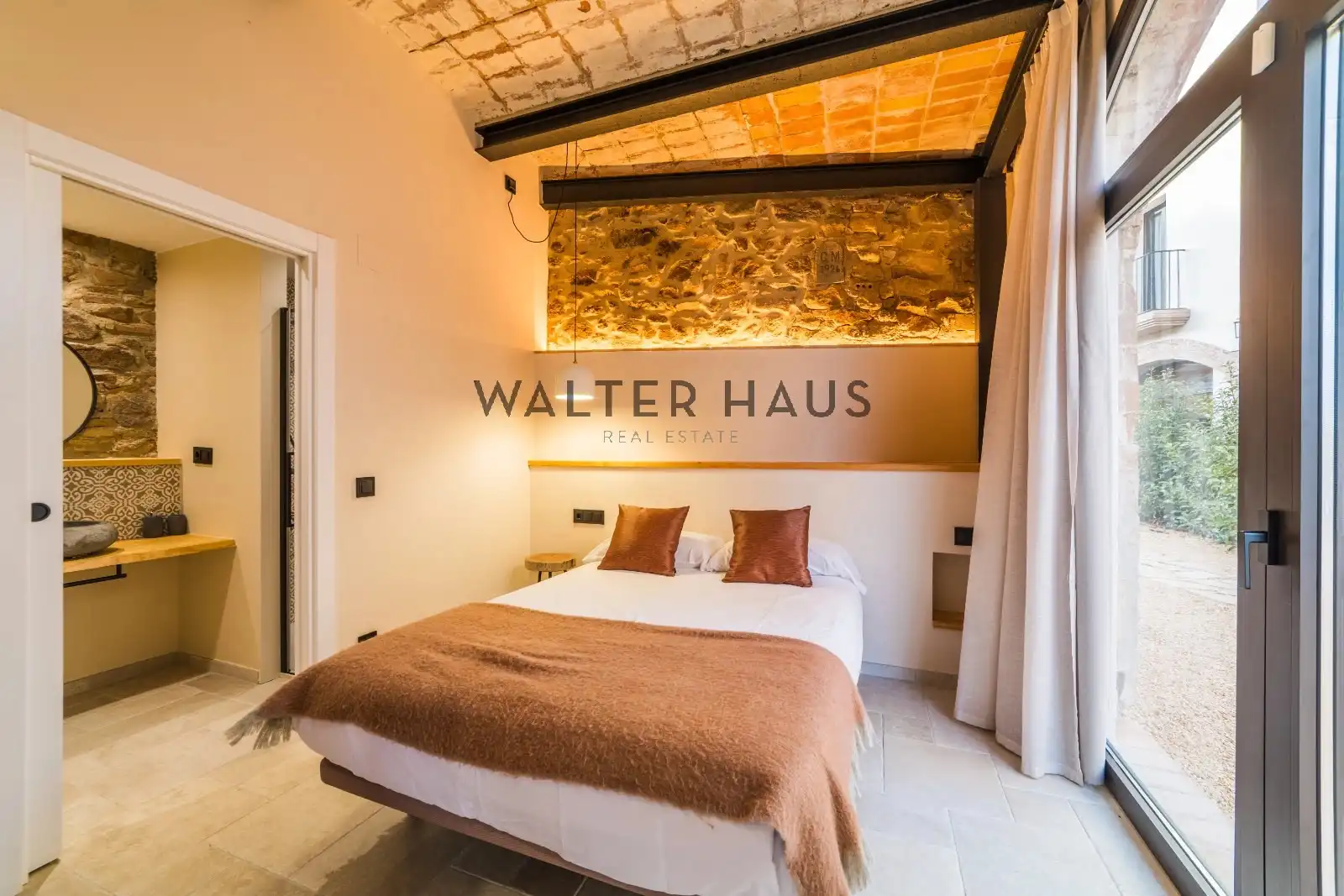 Habitación de Finca rústica en venta en Santa Cristina d'Aro con Calefacción, Jardín privado y Parquet