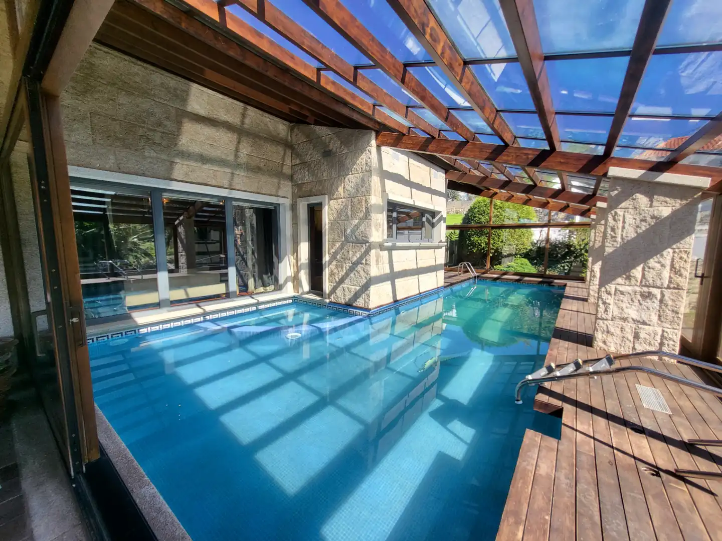 Piscina de Casa o xalet en venda en Nigrán amb Aire condicionat, Calefacció i Jardí privat