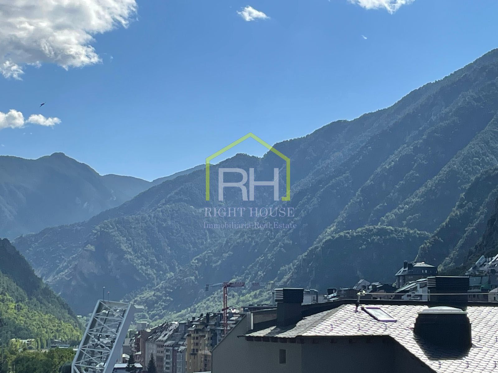 Vista exterior de Ático de alquiler en Andorra la Vella con Calefacción y Se aceptan mascotas