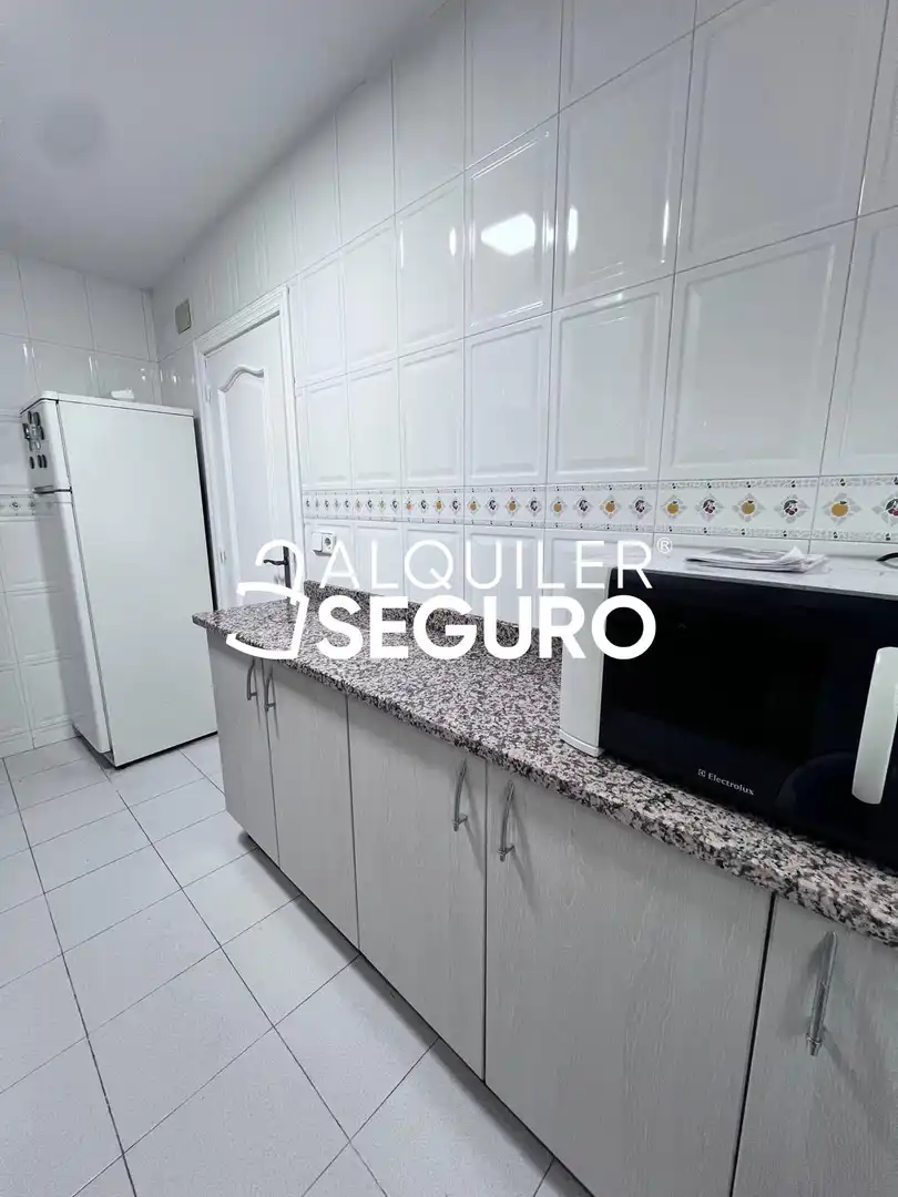 Cocina de Piso de alquiler en Madrid con Aire acondicionado, Calefacción y Amueblado