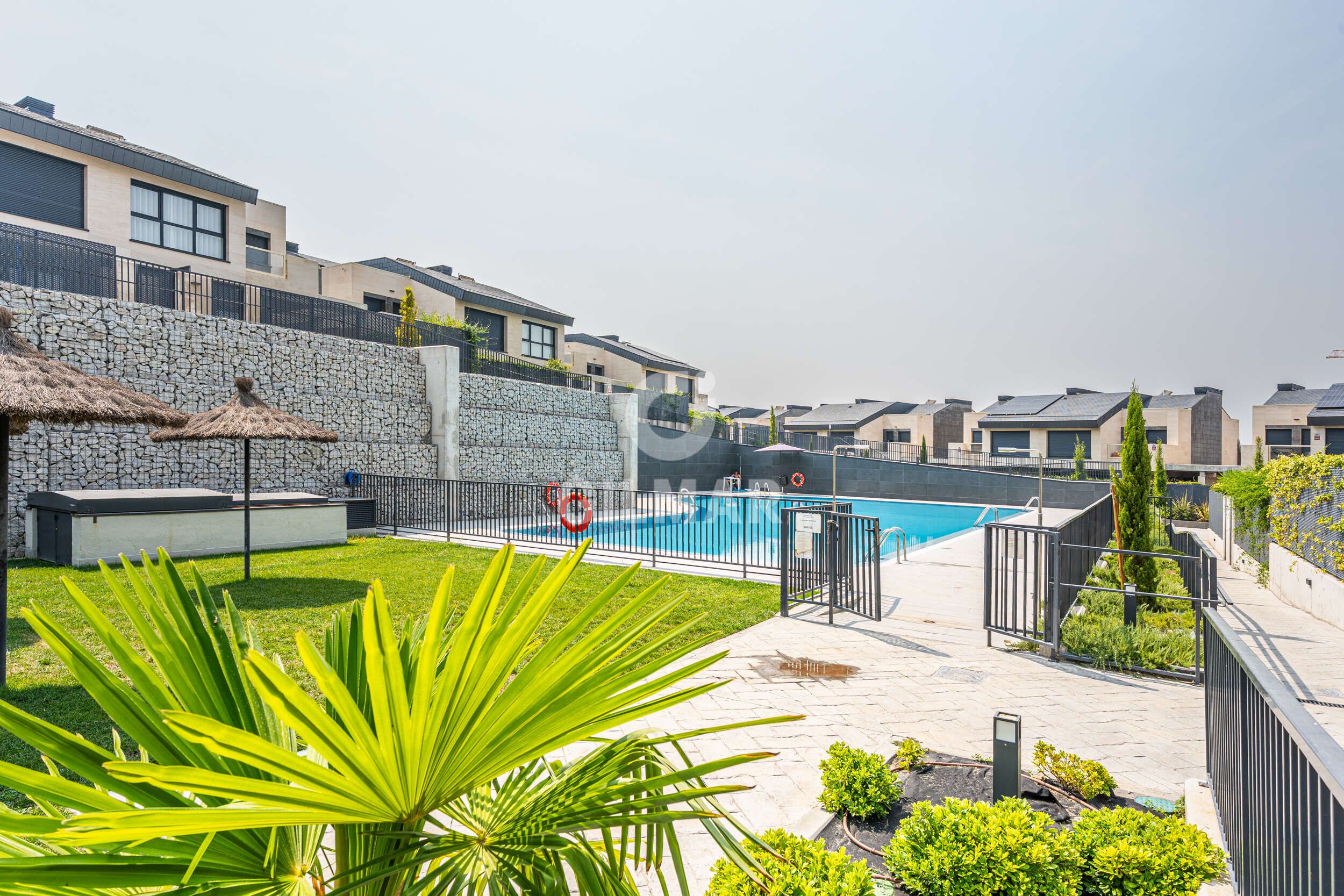 Swimming pool of Single-family semi-detached for sale in Boadilla del Monte  with Heating, Private garden and Swimming Pool