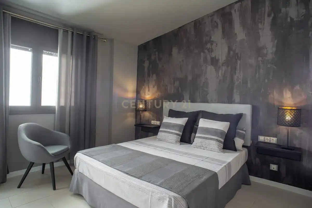Schlafzimmer von Gebäude zum Verkauf in Figueres