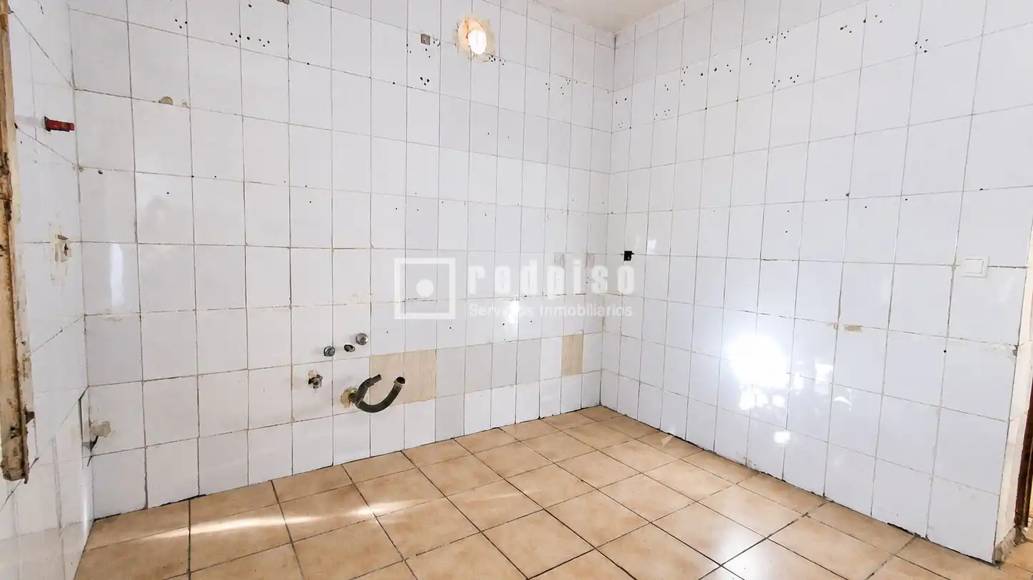 Bathroom of Houses for sale in Alameda de la Sagra