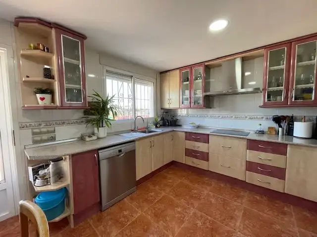Cuina de Casa o xalet en venda en Alicante / Alacant amb Aire condicionat, Calefacció i Jardí privat