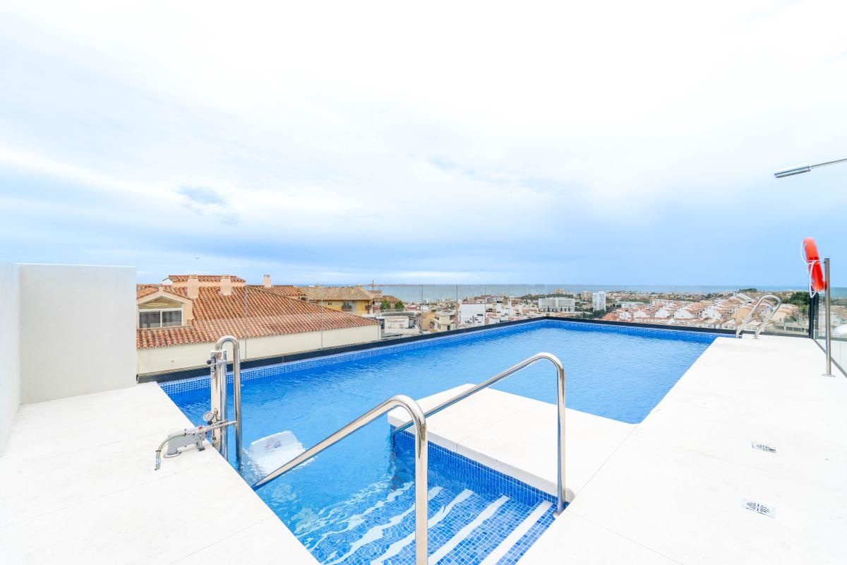 Piscina de Planta baixa en venda en Benalmádena amb Aire condicionat, Terrassa i Piscina