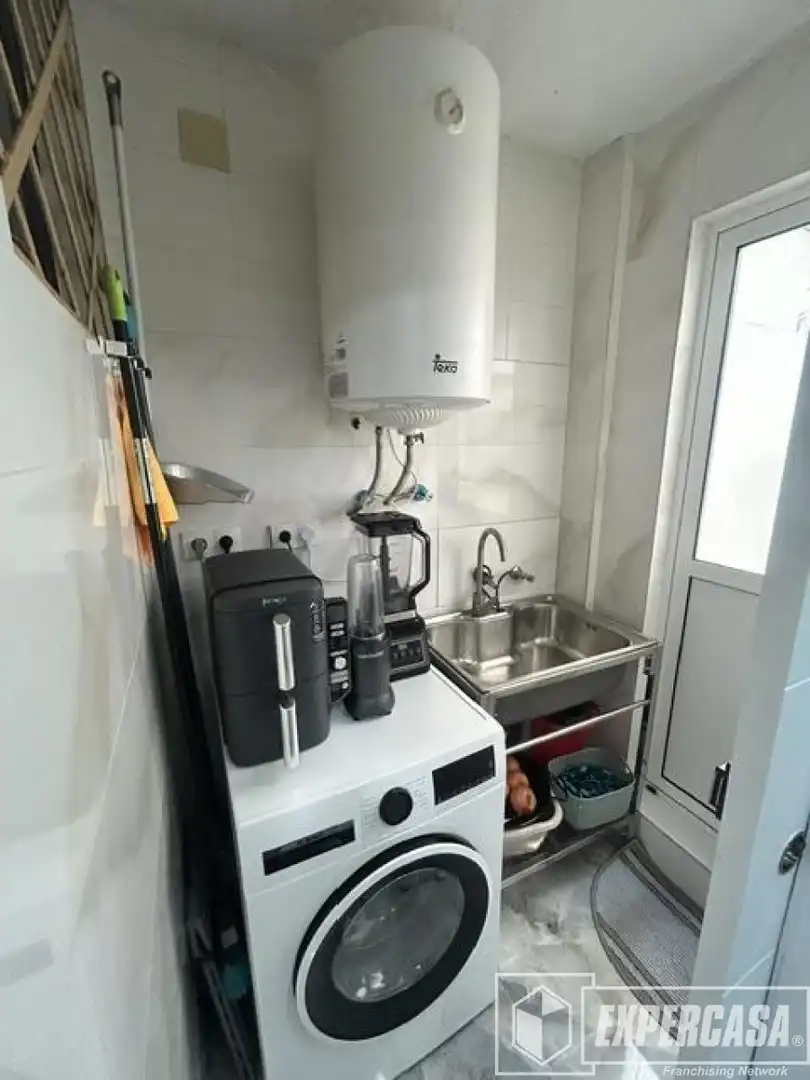 Cuina de Pis en venda en Alzira amb Aire condicionat, Terrassa i Moblat
