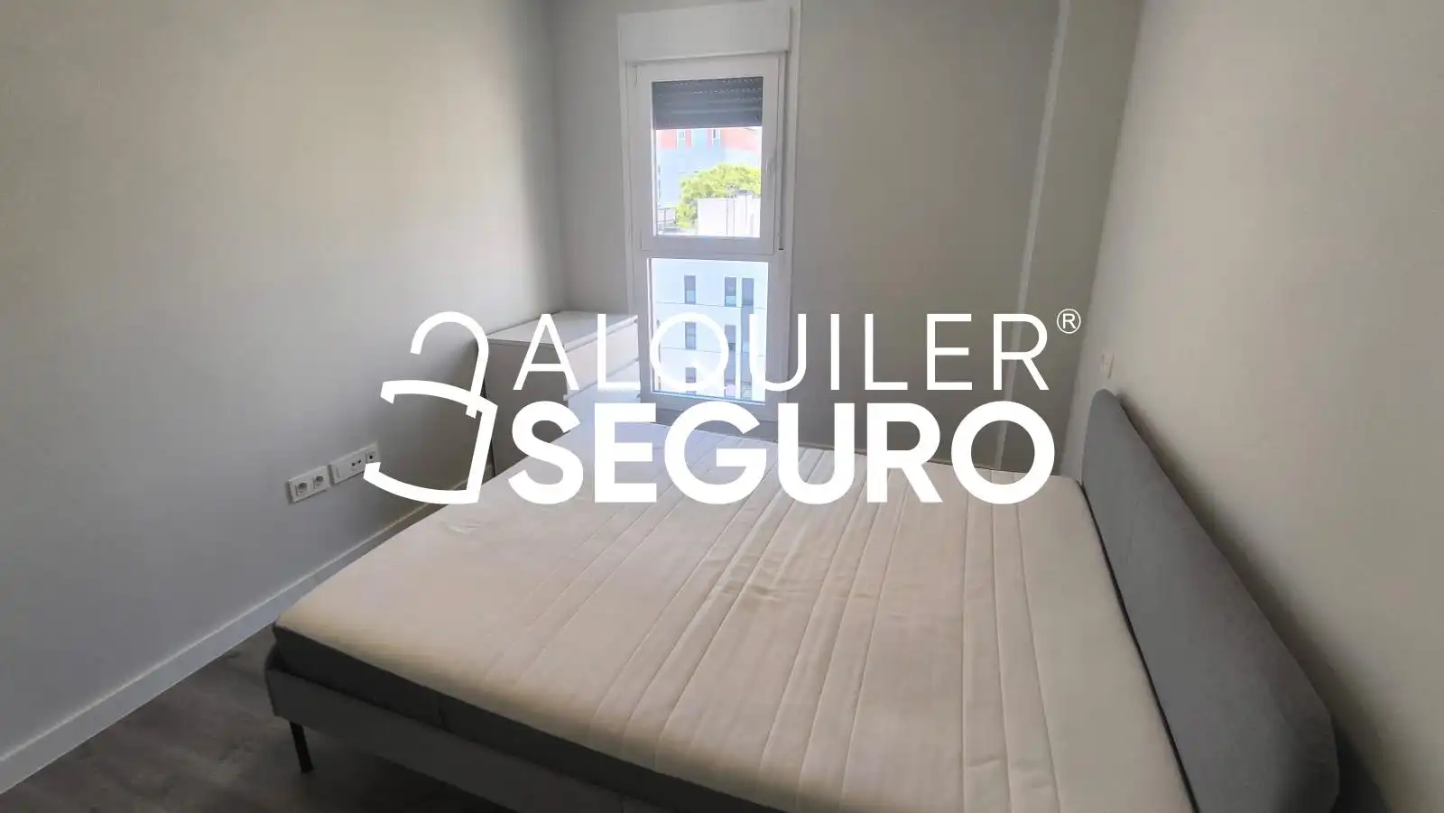 Dormitori de Pis de lloguer en Sevilla amb Aire condicionat, Traster i Piscina
