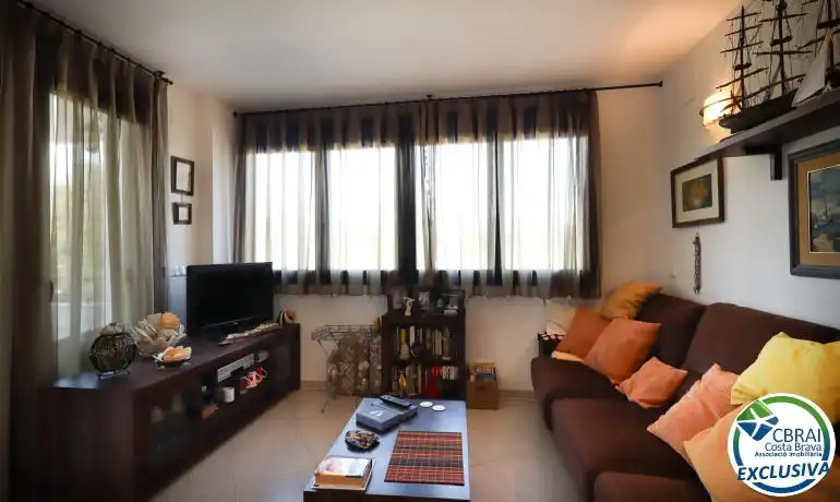 Sala de estar de Piso en venta en Llançà con Aire acondicionado, Calefacción y Amueblado