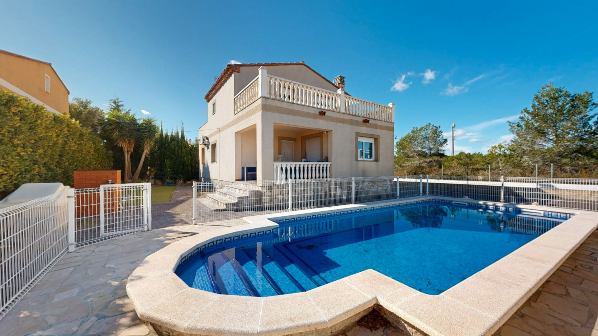 Piscina de Casa adosada en venda en L'Ametlla de Mar  amb Aire condicionat, Jardí privat i Terrassa