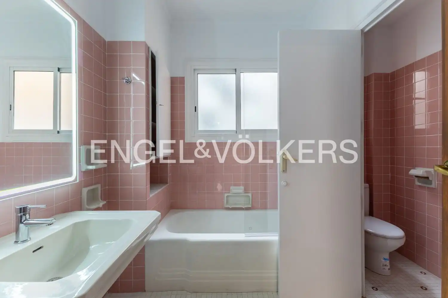 Badezimmer von Wohnung zur Miete in Valencia mit Klimaanlage, Heizung und Terrasse