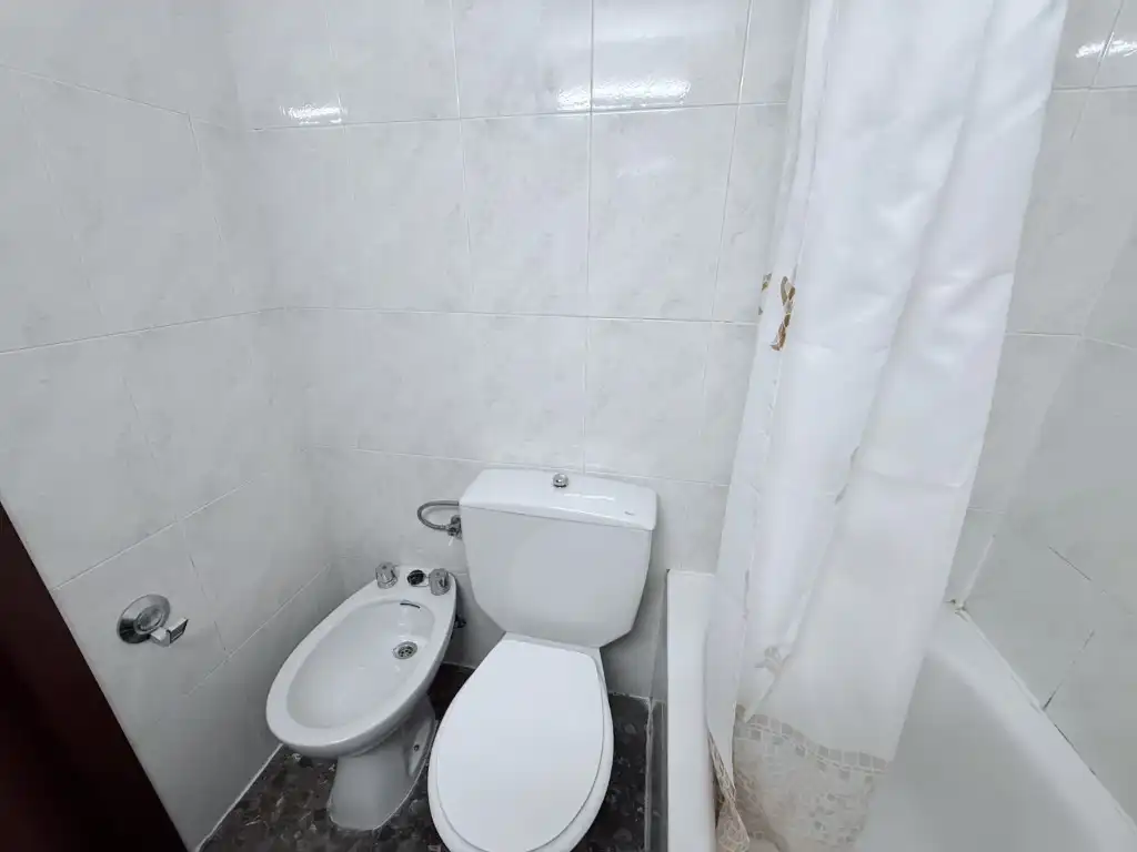 Bathroom of Flat for sale in Córdoba