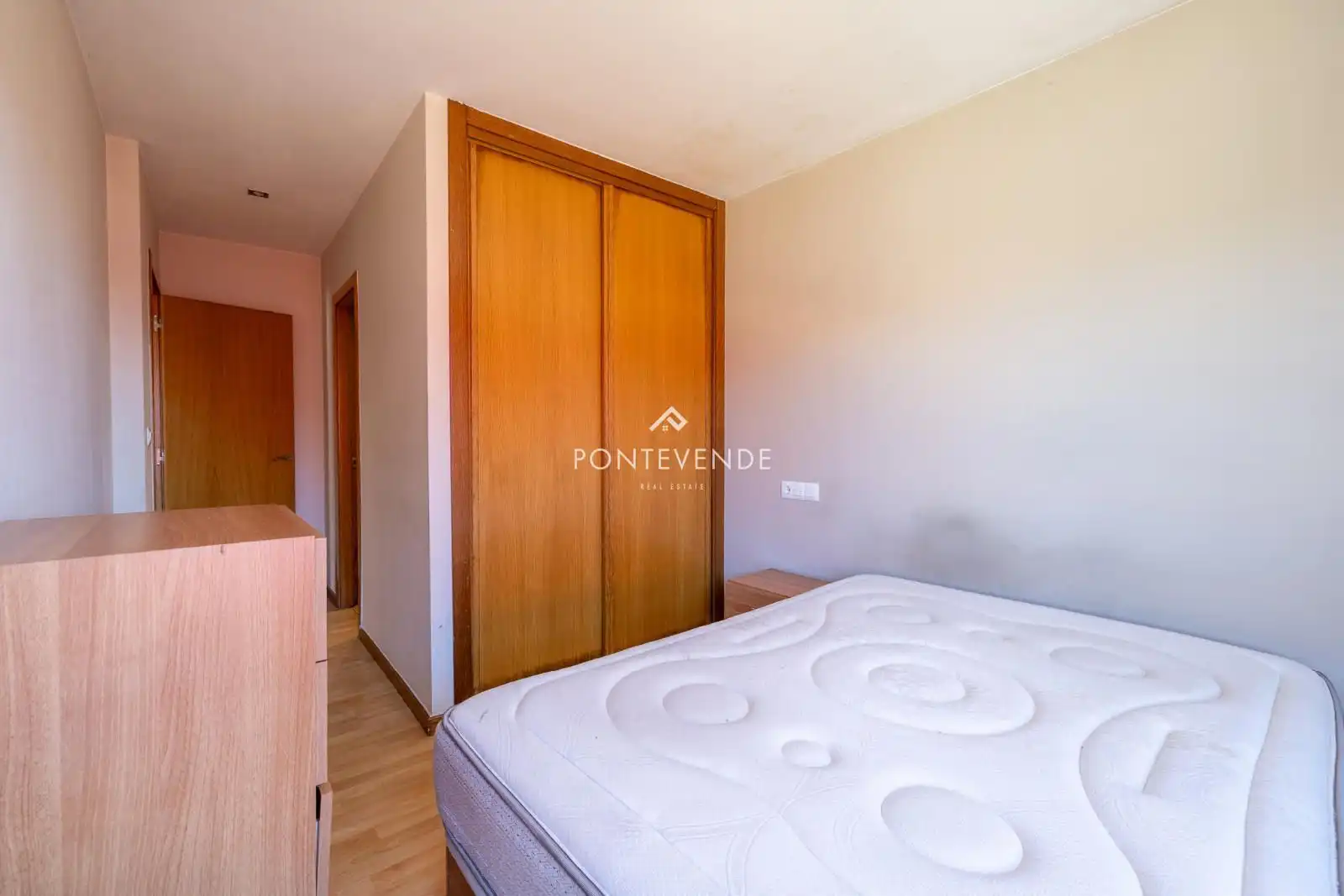 Habitación de Piso en venta en Marín con Calefacción
