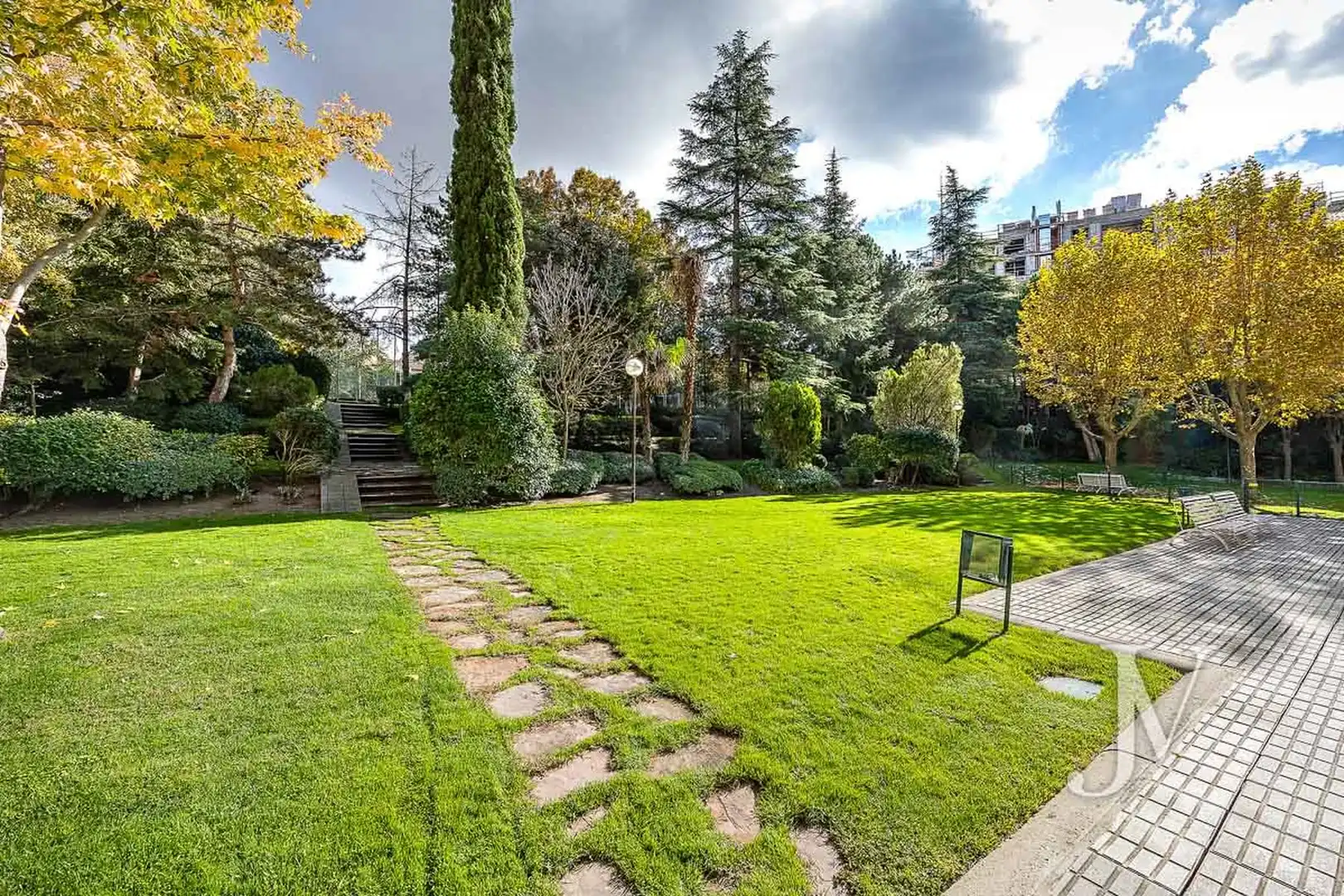 Jardín de Piso en venta en Madrid con Calefacción, Terraza y Piscina comunitaria