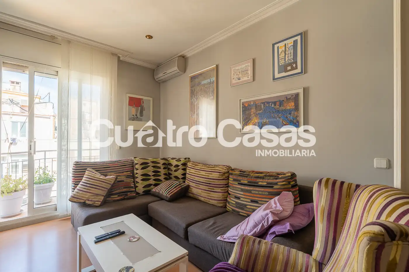 Sala d'estar de Pis en venda en Barcelona amb Aire condicionat, Calefacció i Parquet