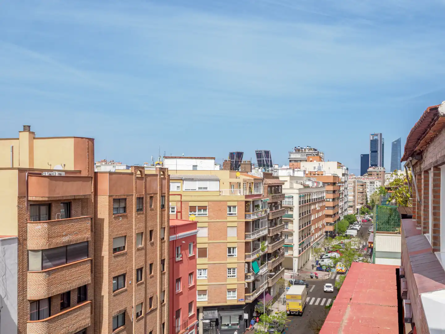 Vista exterior de Àtic en venda en Madrid amb Aire condicionat, Calefacció i Parquet