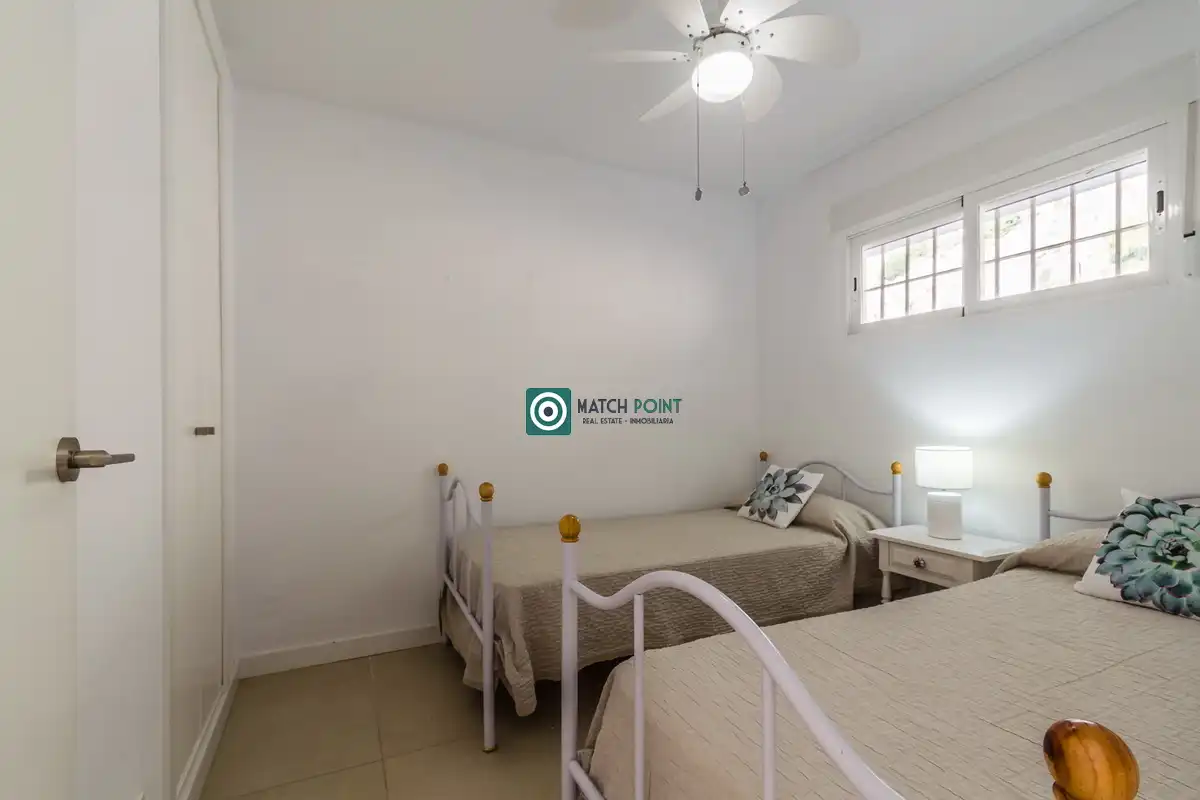 Dormitori de Apartament de lloguer en Almuñécar amb Moblat