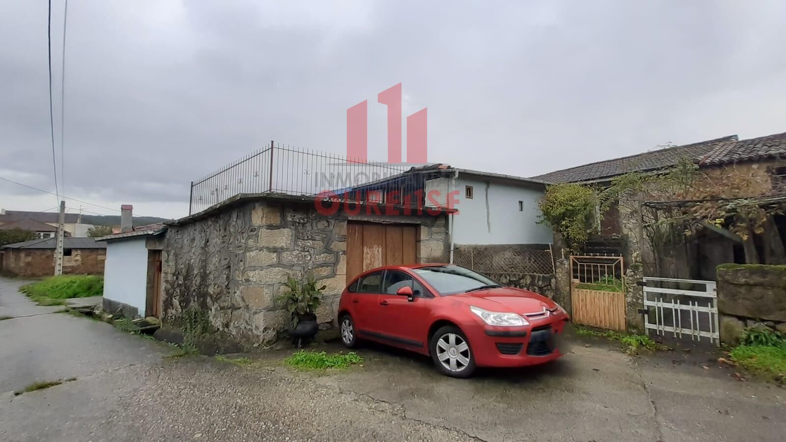 Vista exterior de Casa o xalet en venda en Celanova amb Calefacció, Traster i Balcó